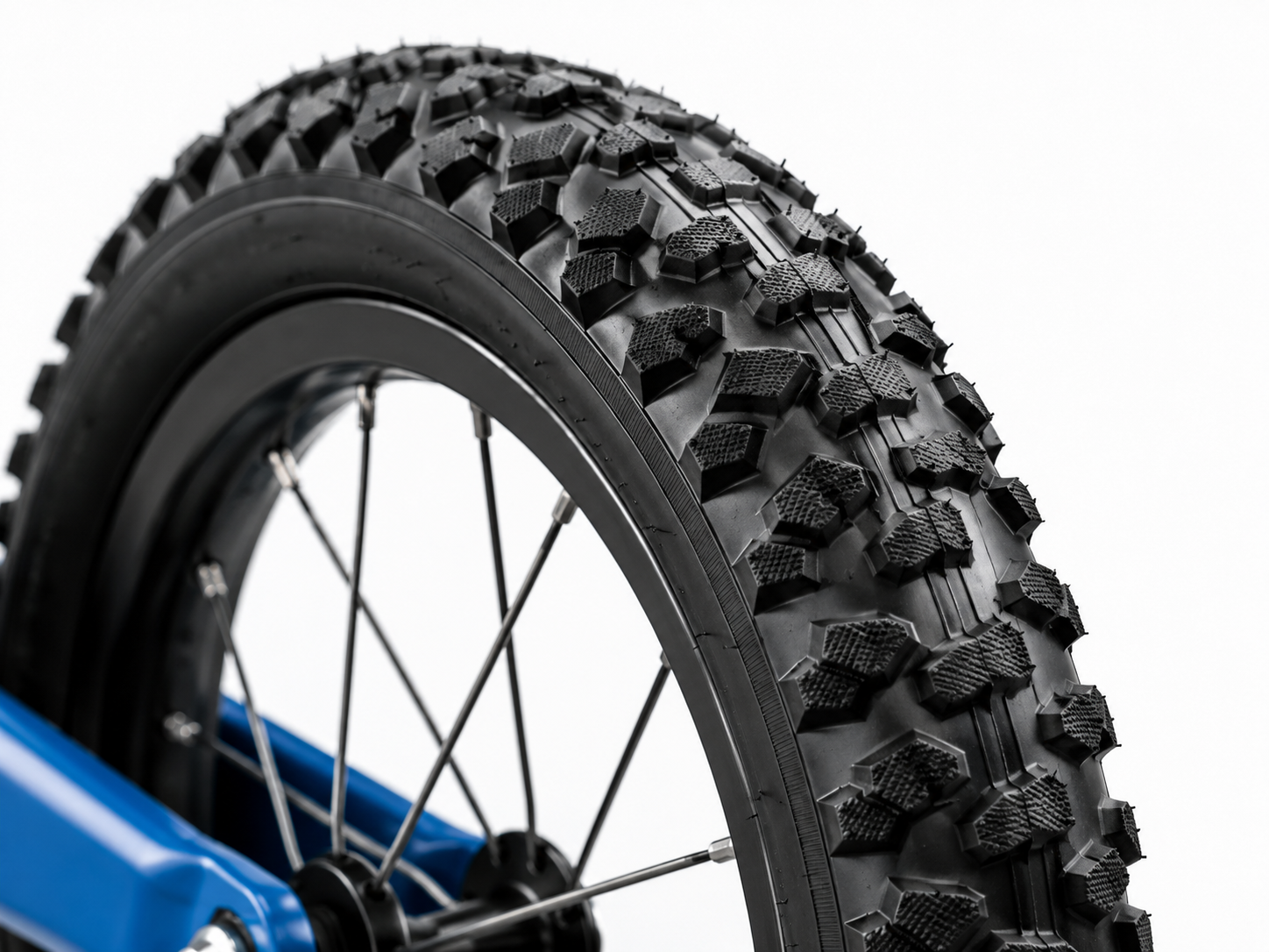 All-terrain fat tyres